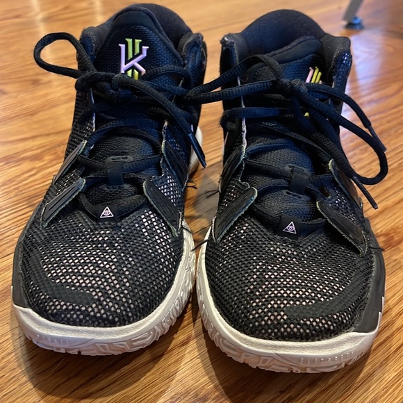 Nike Kyrie black lace basketball sneakers - Picture 4 of 10